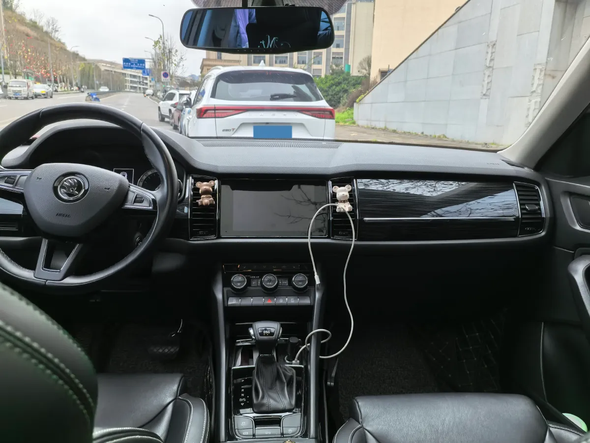 2018 Skoda Kodiak 2.0T 186HP L4 7DCT,autocango,china used car exporter,china ev exporter,chinese used car exporter,chinese used ev exporter