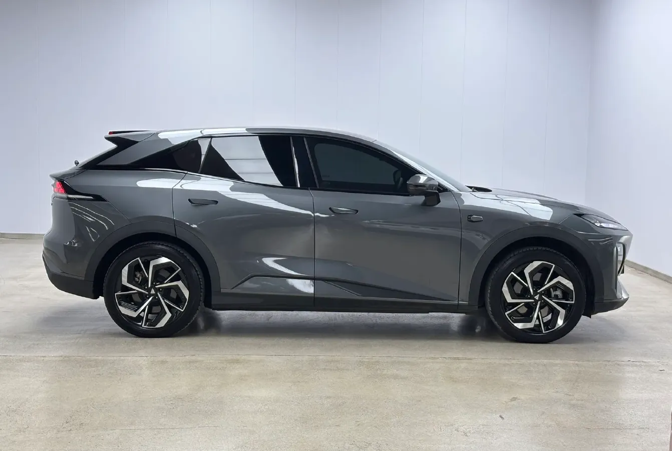 2024 Deepal S07 BEV 66.8KWH,autocango,china used car exporter,china ev exporter,chinese used car exporter,chinese used ev exporter