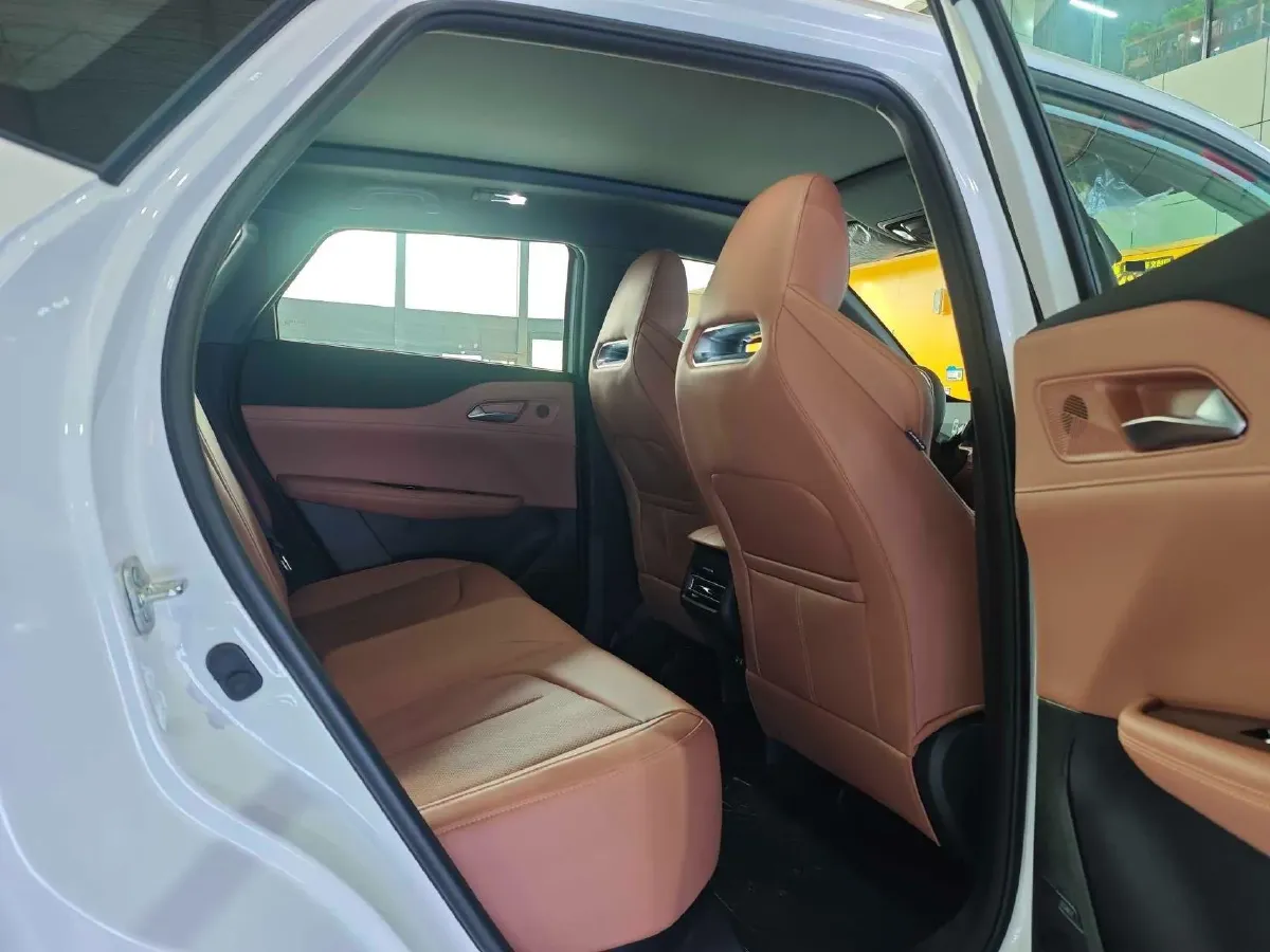 2025 ChangAn UNI-Z 1.5T 192HP L4 7DCT,autocango,china used car exporter,china ev exporter,chinese used car exporter,chinese used ev exporter