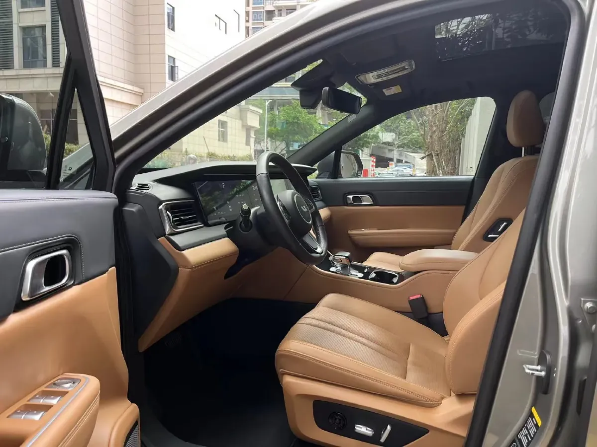 2020 Li ONE Range Extended 131HP REEV 40.5KWH,autocango,china used car exporter,china ev exporter,chinese used car exporter,chinese used ev exporter