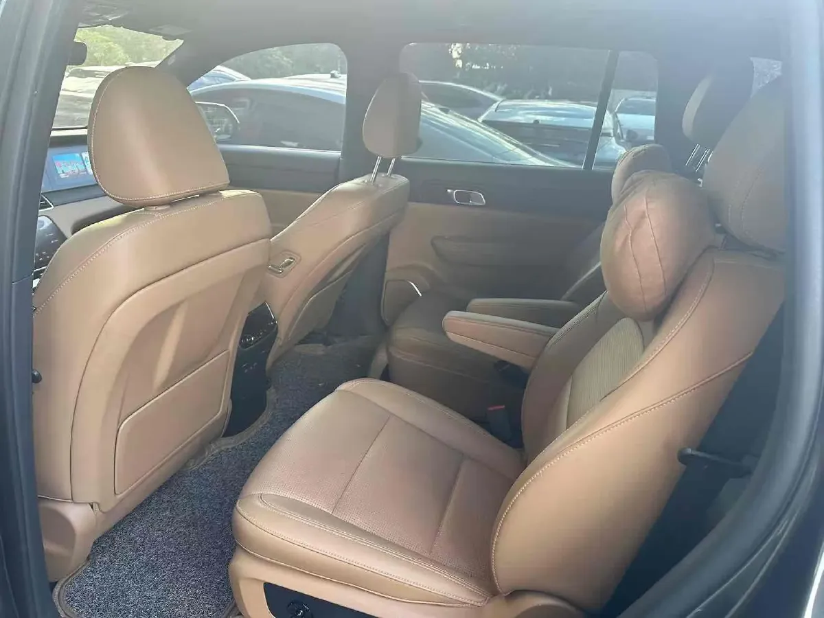 2021 Li ONE Range Extended 131HP REEV 40.5KWH,autocango,china used car exporter,china ev exporter,chinese used car exporter,chinese used ev exporter