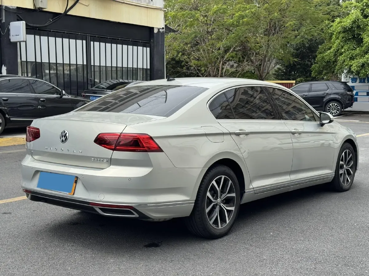 2020 Volkswagen Magotan 2.0T 186HP L4 7DCT,autocango,china used car exporter,china ev exporter,chinese used car exporter,chinese used ev exporter