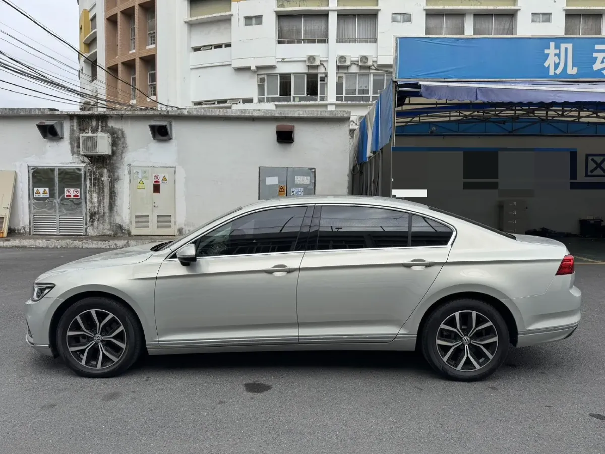 2020 Volkswagen Magotan 2.0T 186HP L4 7DCT,autocango,china used car exporter,china ev exporter,chinese used car exporter,chinese used ev exporter