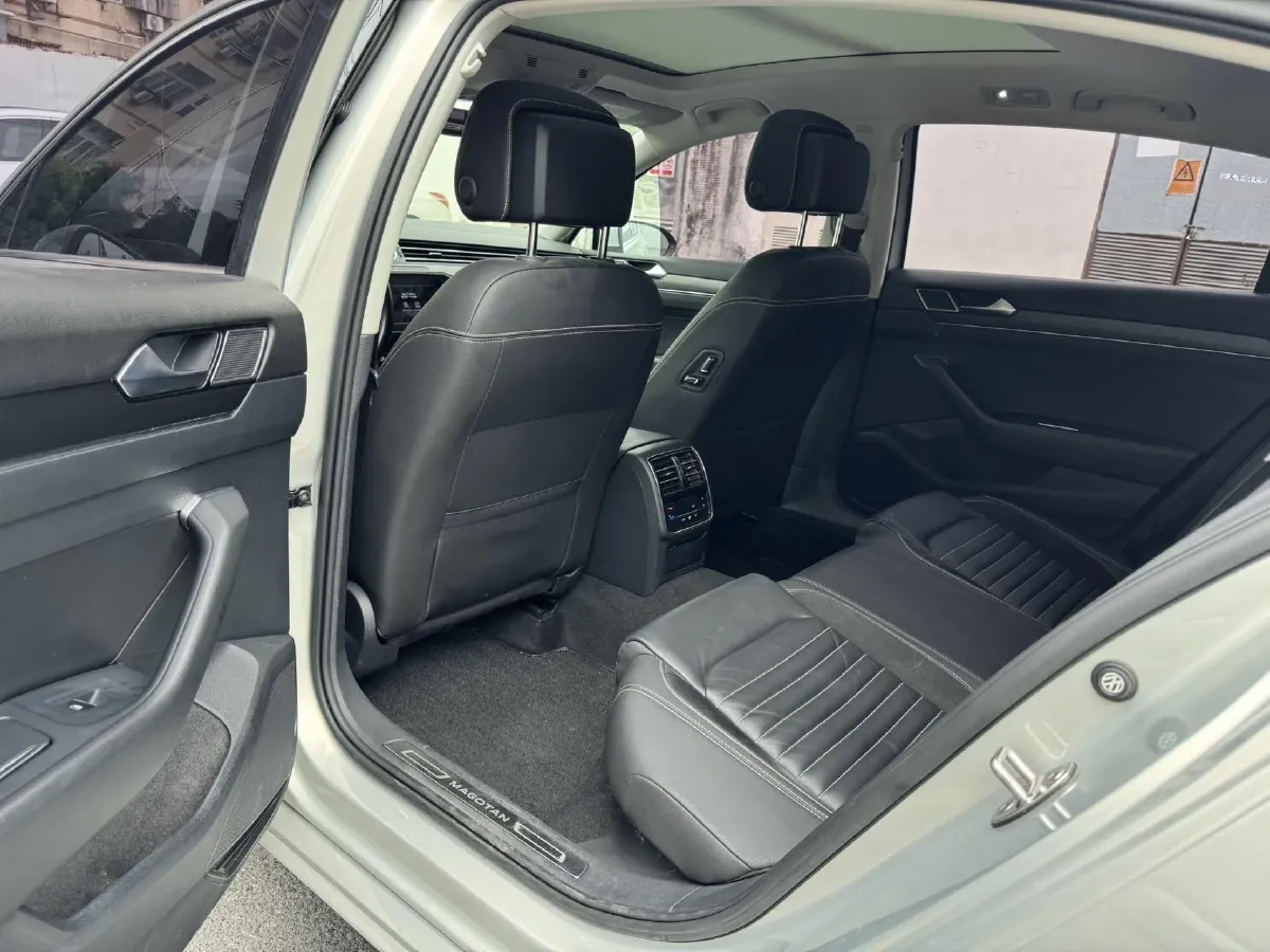 2020 Volkswagen Magotan 2.0T 186HP L4 7DCT,autocango,china used car exporter,china ev exporter,chinese used car exporter,chinese used ev exporter