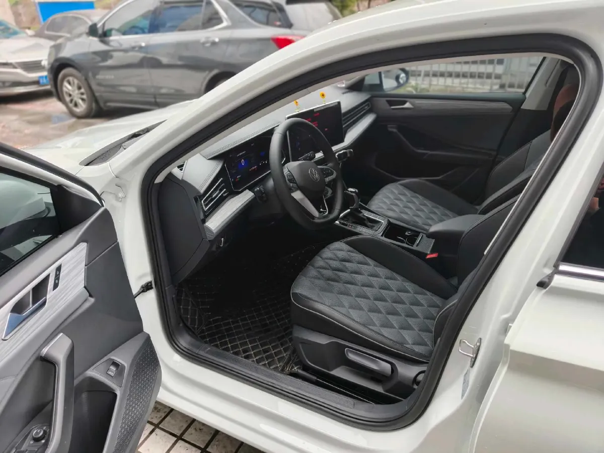 2024 Volkswagen Sagitar 1.5T 160HP L4 7DCT,autocango,china used car exporter,china ev exporter,chinese used car exporter,chinese used ev exporter