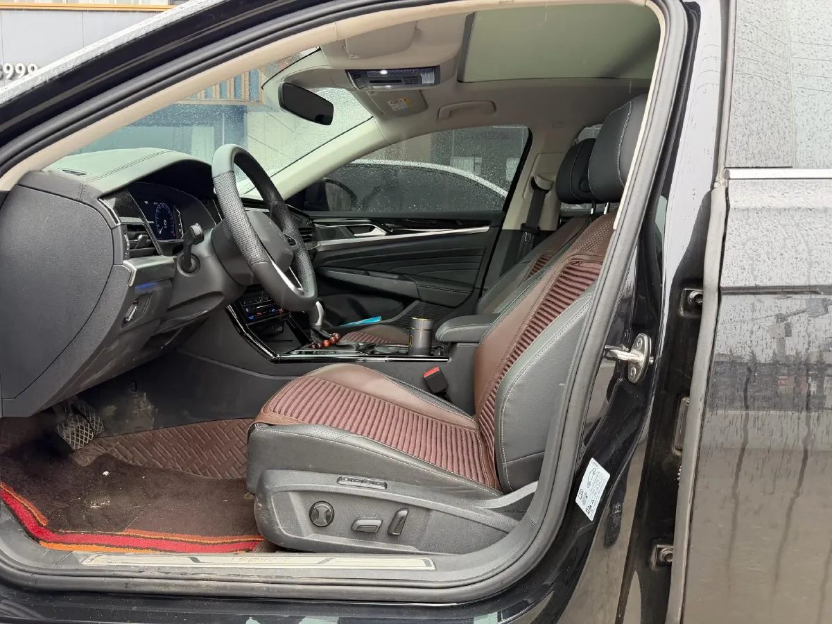 2024 Volkswagen Passat 2.0T 220HP L4 7DCT,autocango,china used car exporter,china ev exporter,chinese used car exporter,chinese used ev exporter