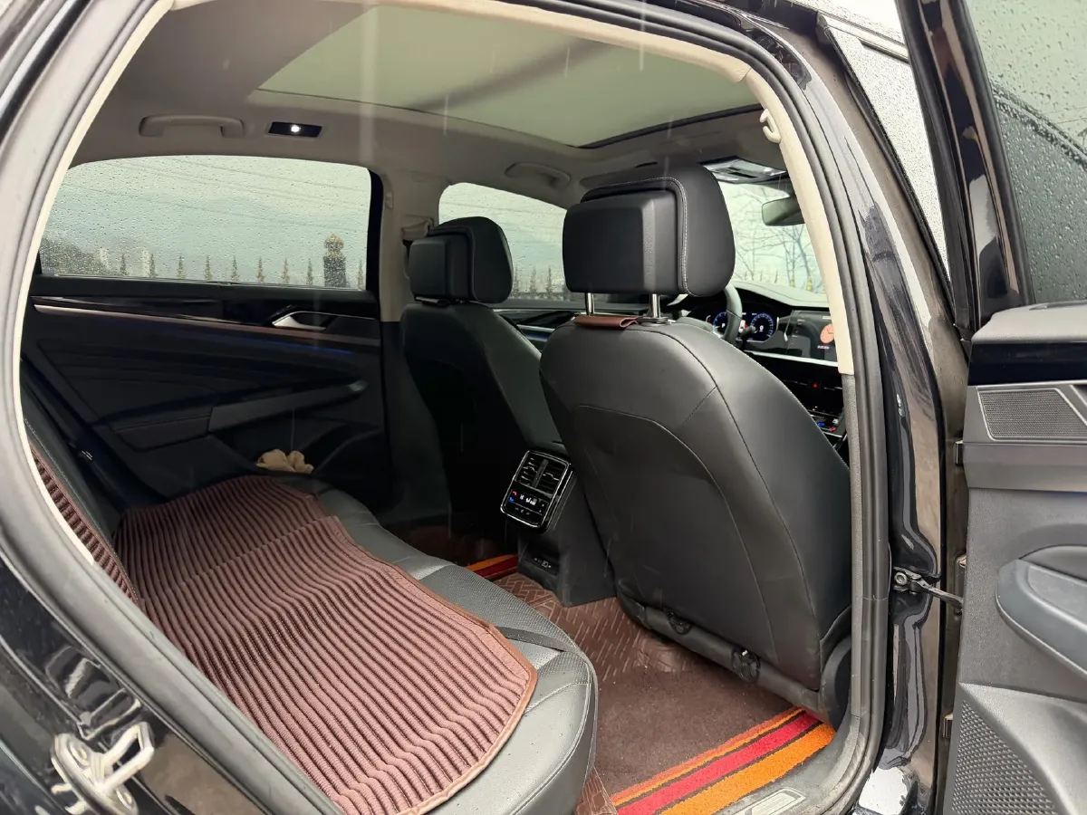 2024 Volkswagen Passat 2.0T 220HP L4 7DCT,autocango,china used car exporter,china ev exporter,chinese used car exporter,chinese used ev exporter