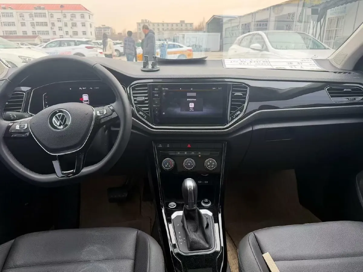 2021 Volkswagen T-Roc 1.4T 150HP L4 7DCT,autocango,china used car exporter,china ev exporter,chinese used car exporter,chinese used ev exporter