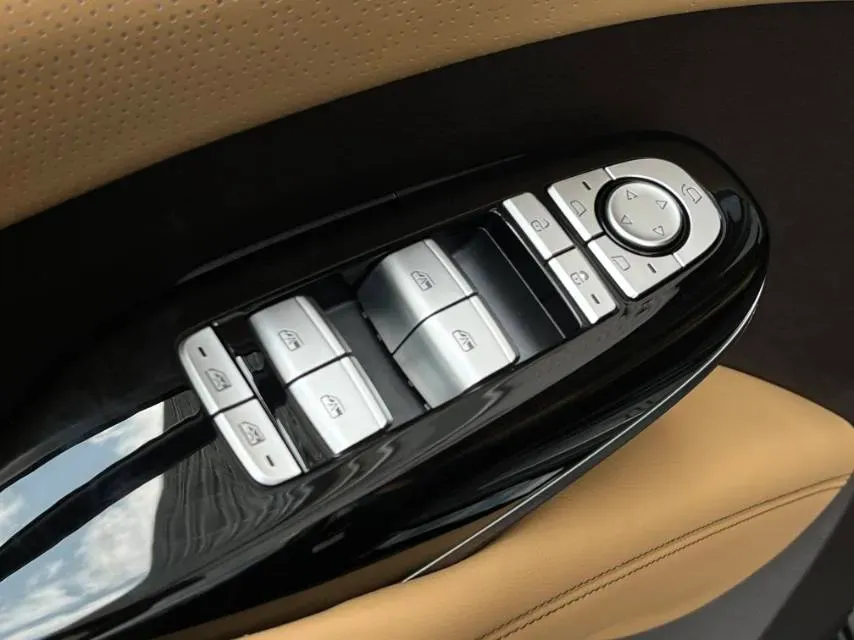 2025 Denza D9 1.5T 156HP L4 E-CVT PHEV 40KWH,autocango,china used car exporter,china ev exporter,chinese used car exporter,chinese used ev exporter