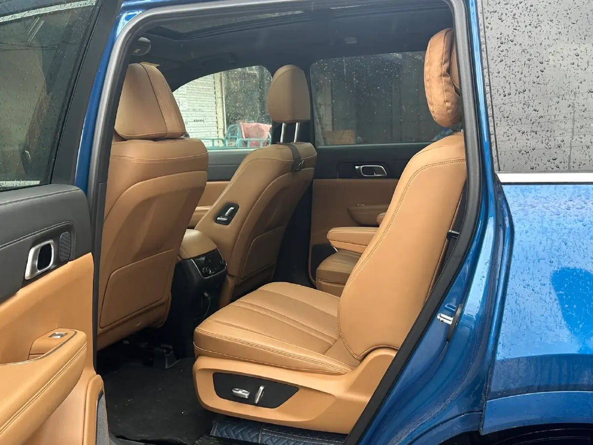 2020 Li ONE Range Extended 131HP REEV 40.5KWH,autocango,china used car exporter,china ev exporter,chinese used car exporter,chinese used ev exporter