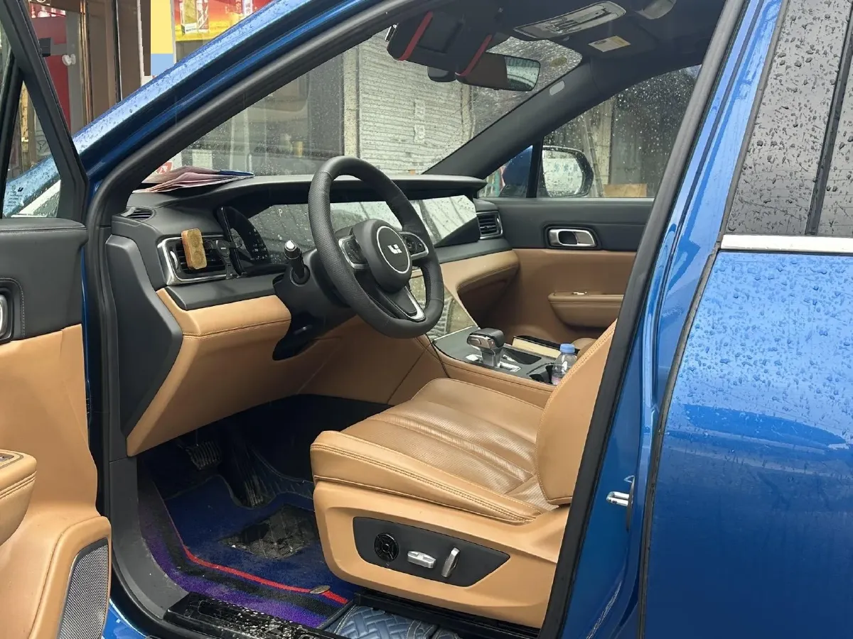 2020 Li ONE Range Extended 131HP REEV 40.5KWH,autocango,china used car exporter,china ev exporter,chinese used car exporter,chinese used ev exporter