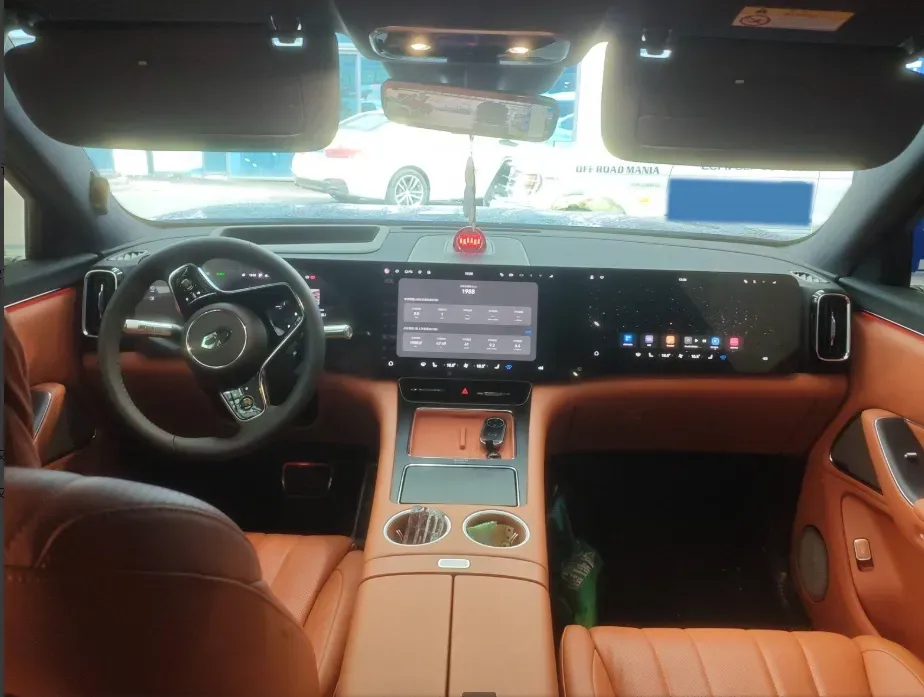 2025 AITO AITO M8 REEV 160HP REEV 53.4KWH,autocango,china used car exporter,china ev exporter,chinese used car exporter,chinese used ev exporter