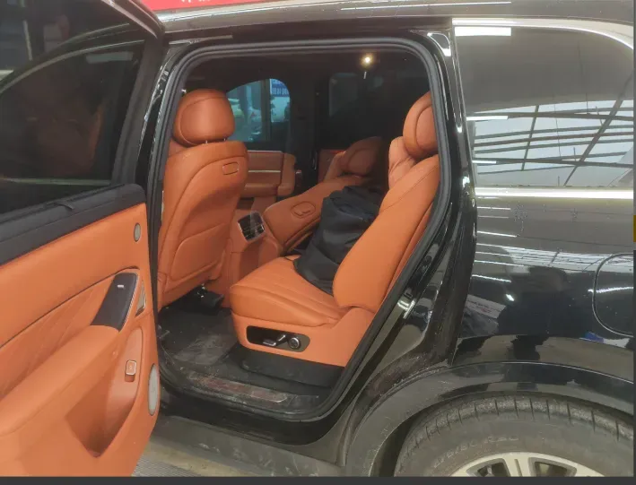 2025 AITO AITO M8 REEV 160HP REEV 53.4KWH,autocango,china used car exporter,china ev exporter,chinese used car exporter,chinese used ev exporter