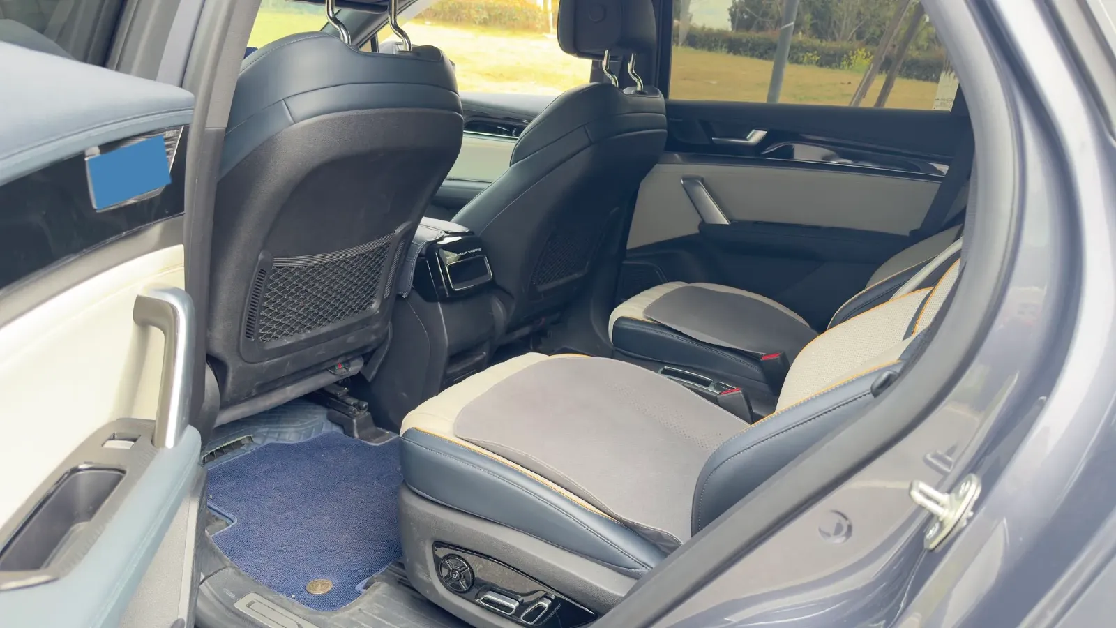 2022 Jeep Grand Commander 2.0T 265HP L4 9AT,autocango,china used car exporter,china ev exporter,chinese used car exporter,chinese used ev exporter