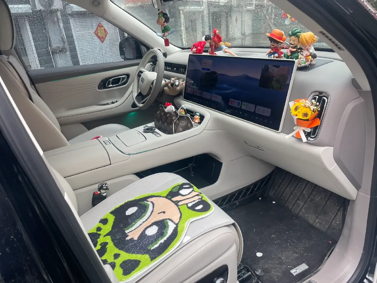 2025 Volkswagen Tiguan L 2.0T 220HP L4 7DCT,autocango,china used car exporter,china ev exporter,chinese used car exporter,chinese used ev exporter