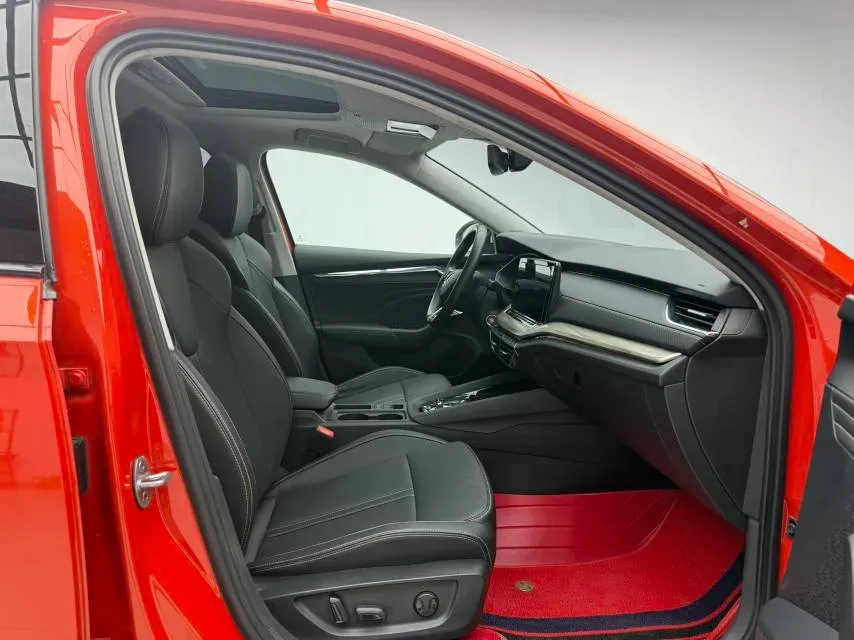 2021 Skoda Octavia 1.4T 150HP L4 7DCT,autocango,china used car exporter,china ev exporter,chinese used car exporter,chinese used ev exporter