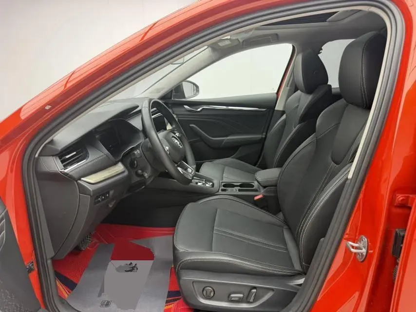 2021 Skoda Octavia 1.4T 150HP L4 7DCT,autocango,china used car exporter,china ev exporter,chinese used car exporter,chinese used ev exporter