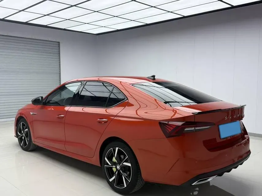 2021 Skoda Octavia 1.4T 150HP L4 7DCT,autocango,china used car exporter,china ev exporter,chinese used car exporter,chinese used ev exporter