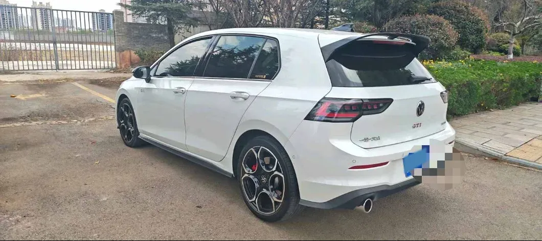 2025 Volkswagen GolfGTI 2.0T 220HP L4 7DCT,autocango,china used car exporter,china ev exporter,chinese used car exporter,chinese used ev exporter
