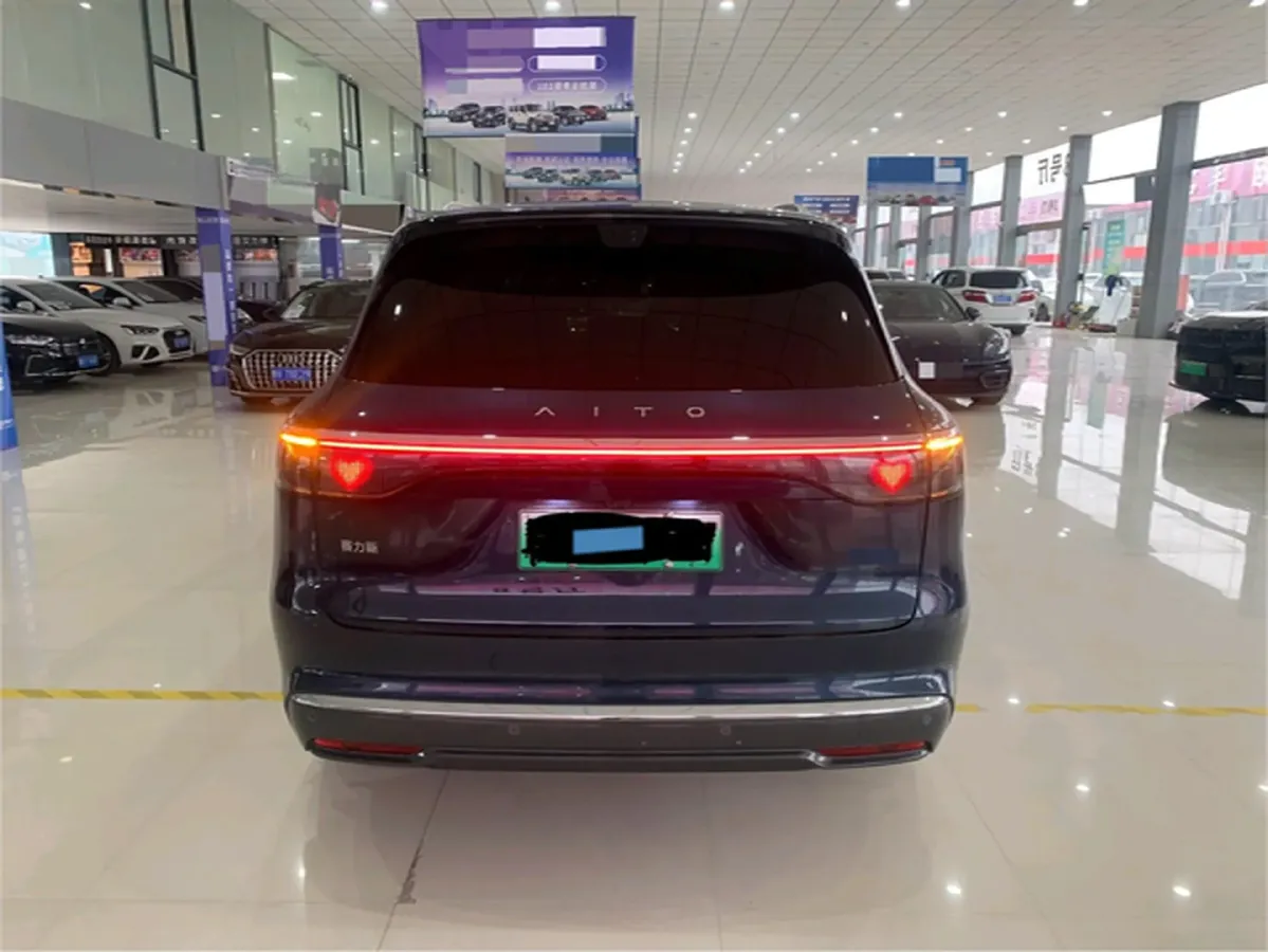 2025 AITO AITO M8 REEV 160HP REEV 53.4KWH,autocango,china used car exporter,china ev exporter,chinese used car exporter,chinese used ev exporter