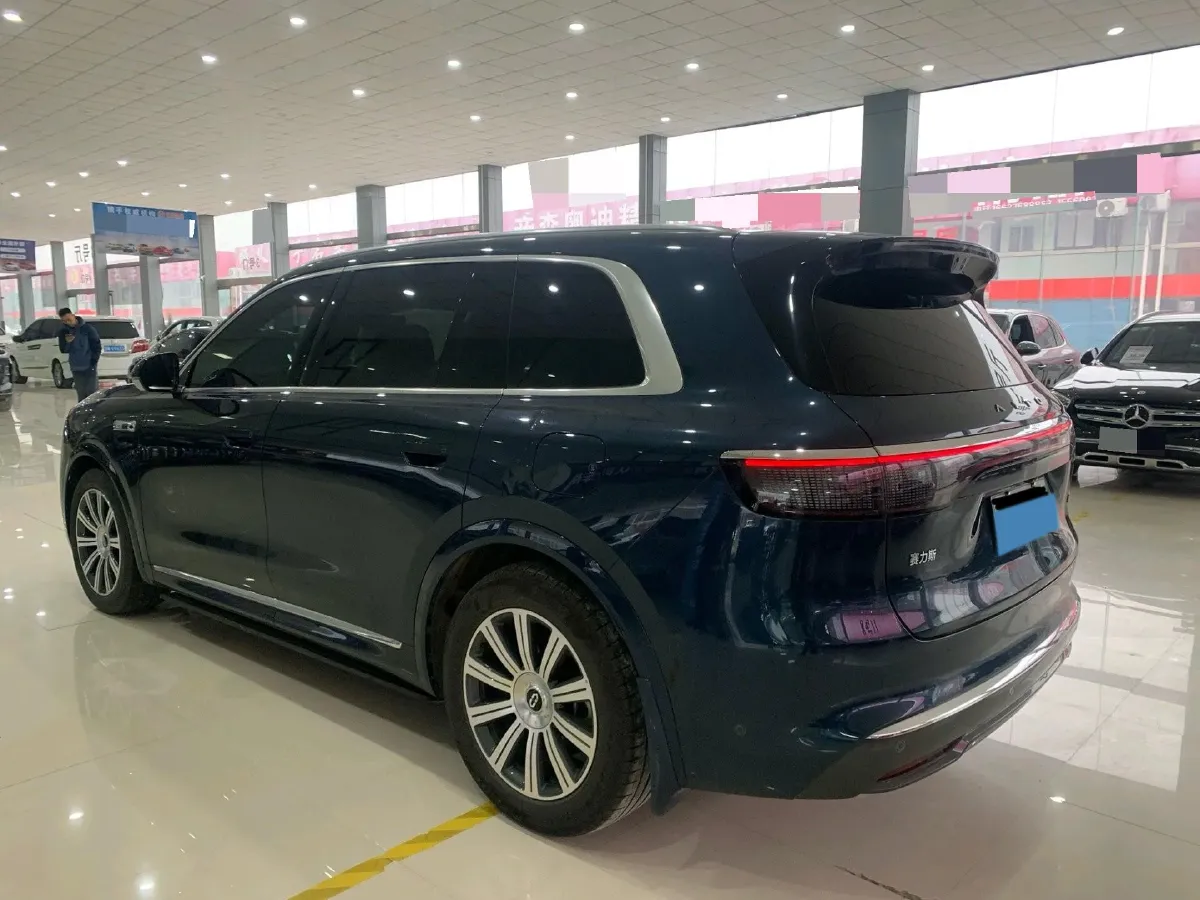 2025 AITO AITO M8 REEV 160HP REEV 53.4KWH,autocango,china used car exporter,china ev exporter,chinese used car exporter,chinese used ev exporter