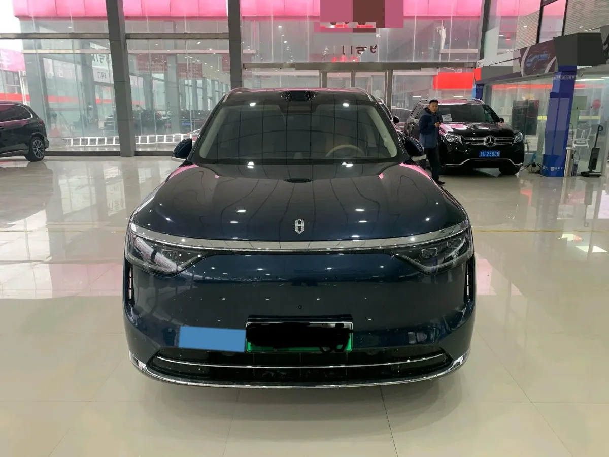 2025 AITO AITO M8 REEV 160HP REEV 53.4KWH,autocango,china used car exporter,china ev exporter,chinese used car exporter,chinese used ev exporter