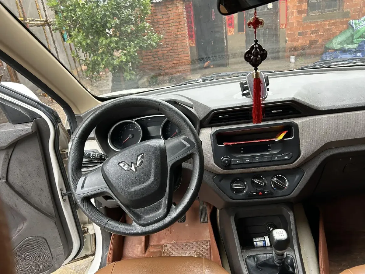 2019 WuLing HongGuang 1.5L 99HP L4 6MT,autocango,china used car exporter,china ev exporter,chinese used car exporter,chinese used ev exporter