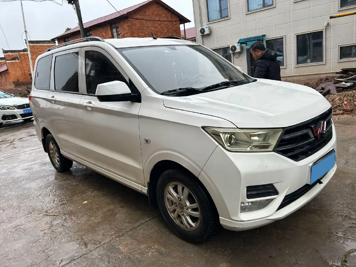 2019 WuLing HongGuang 1.5L 99HP L4 6MT,autocango,china used car exporter,china ev exporter,chinese used car exporter,chinese used ev exporter