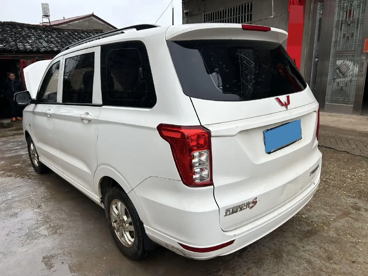 2019 WuLing HongGuang 1.5L 99HP L4 6MT,autocango,china used car exporter,china ev exporter,chinese used car exporter,chinese used ev exporter