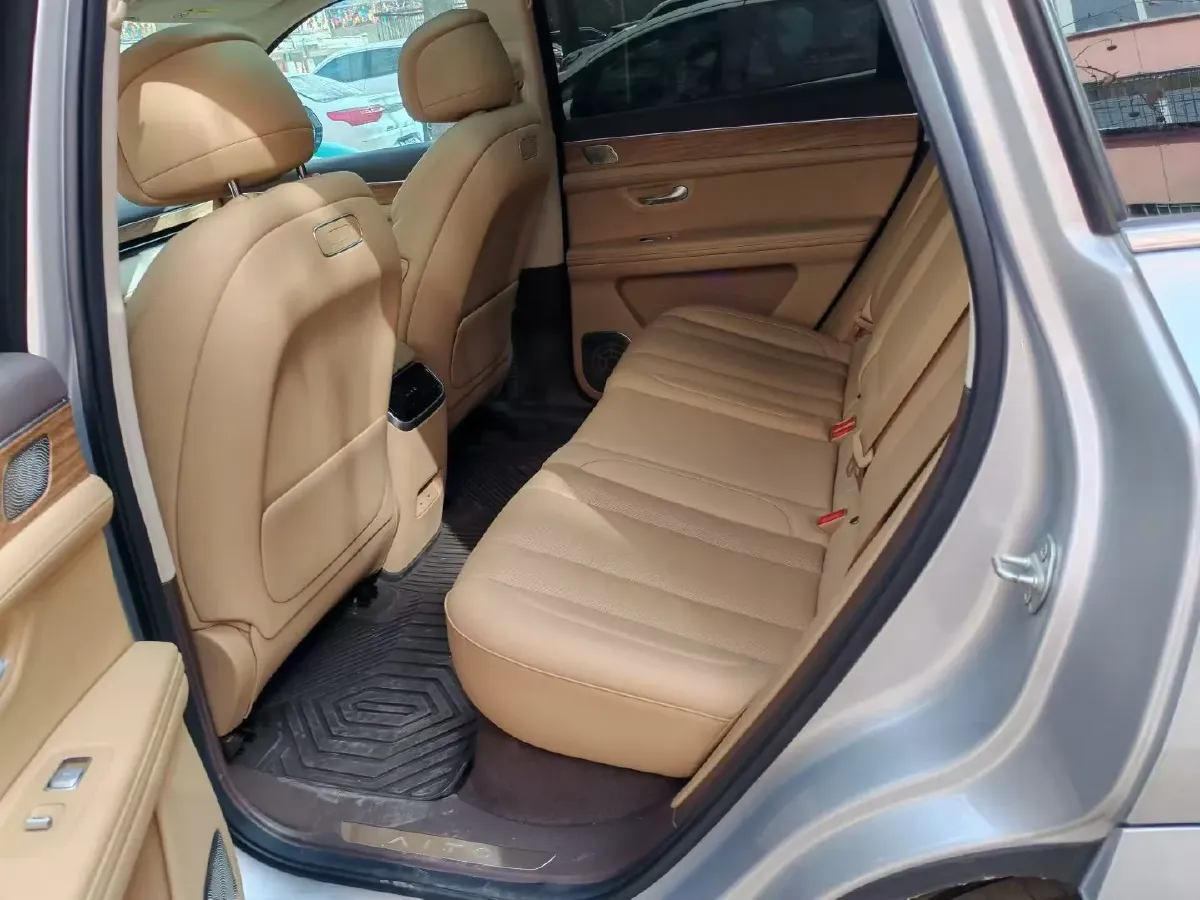 2024 AITO AITO M7 1.5T 152HP L4 REEV 42KWH,autocango,china used car exporter,china ev exporter,chinese used car exporter,chinese used ev exporter