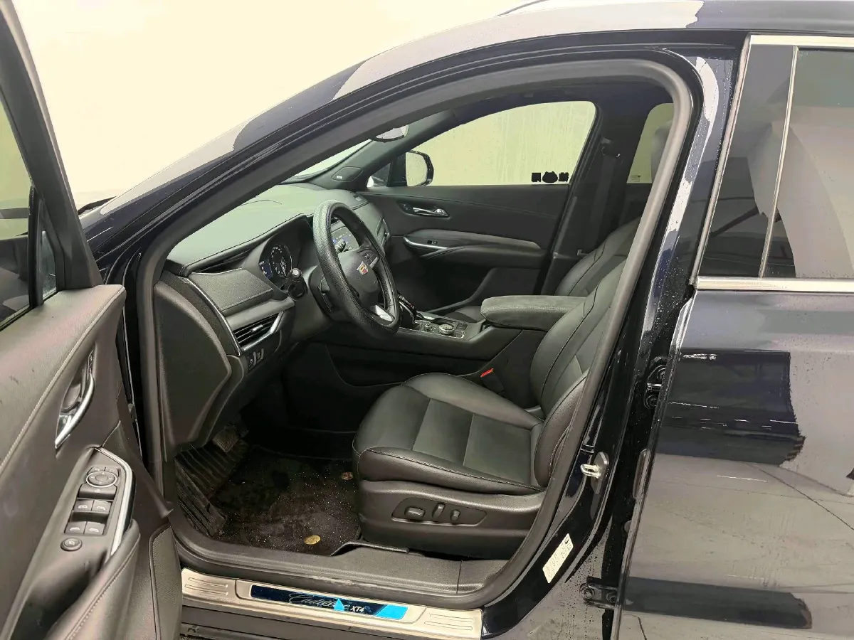 2020 Cadillac XT4 2.0T 241HP L4 9AT,autocango,china used car exporter,china ev exporter,chinese used car exporter,chinese used ev exporter