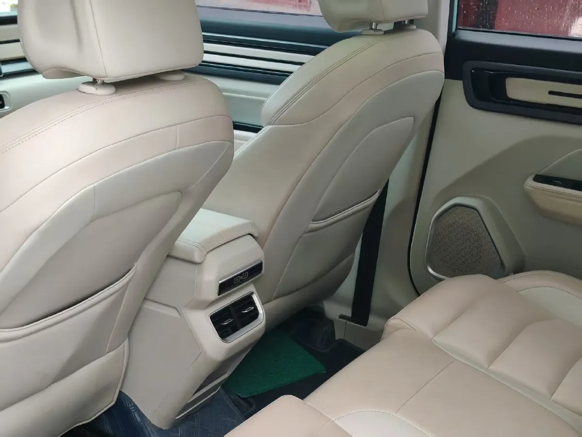 2023 Geely ICON 1.5T 181HP L4 7DCT,autocango,china used car exporter,china ev exporter,chinese used car exporter,chinese used ev exporter