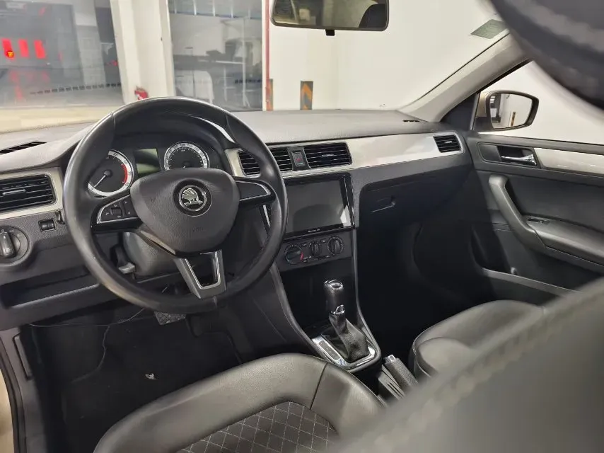 2019 SWM G01 1.5T 156HP L4 6AT,autocango,china used car exporter,china ev exporter,chinese used car exporter,chinese used ev exporter