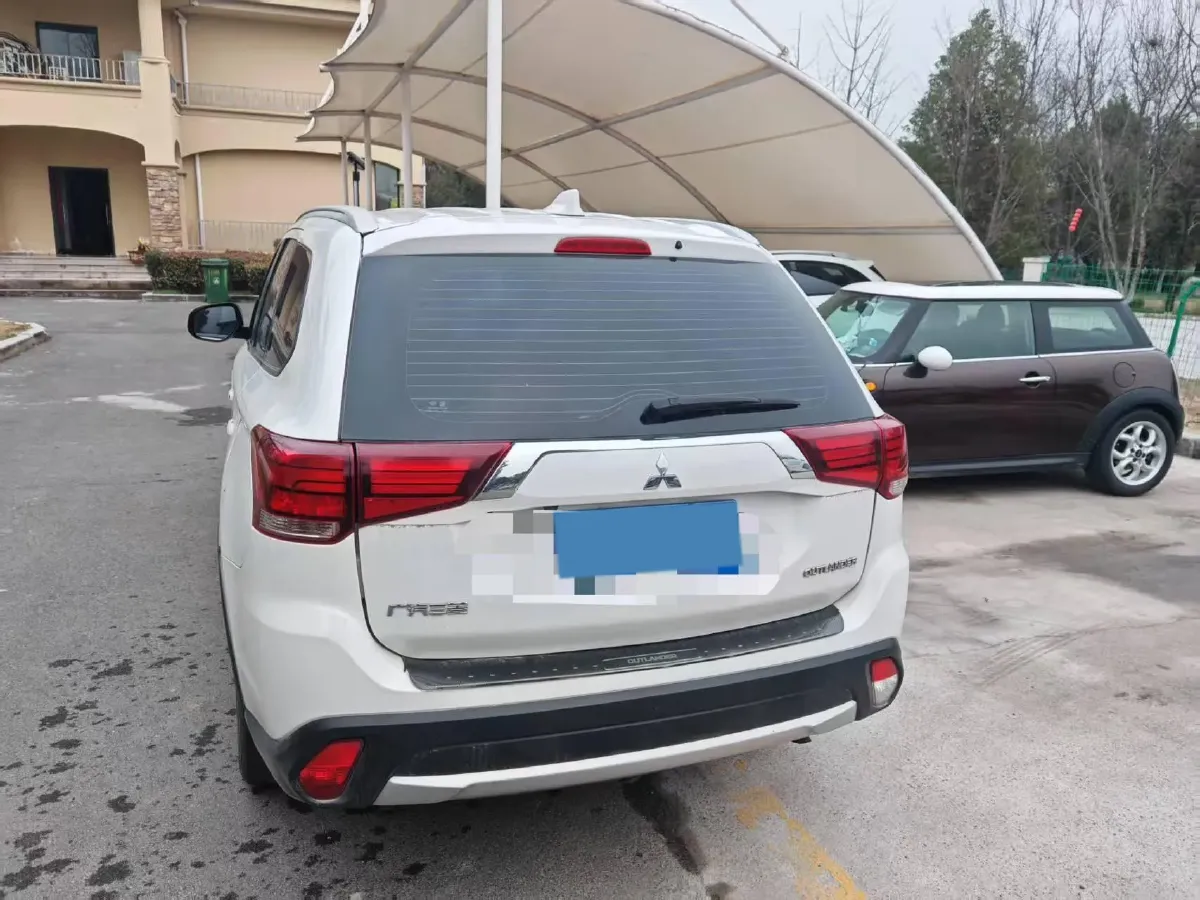 2018 Mitsubishi Outlander 2.0L 166HP L4 CVT,autocango,china used car exporter,china ev exporter,chinese used car exporter,chinese used ev exporter