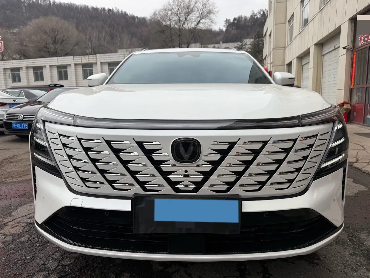 2025 ChangAn CS75 Plus 2.0T 233HP L4 8AT,autocango,china used car exporter,china ev exporter,chinese used car exporter,chinese used ev exporter