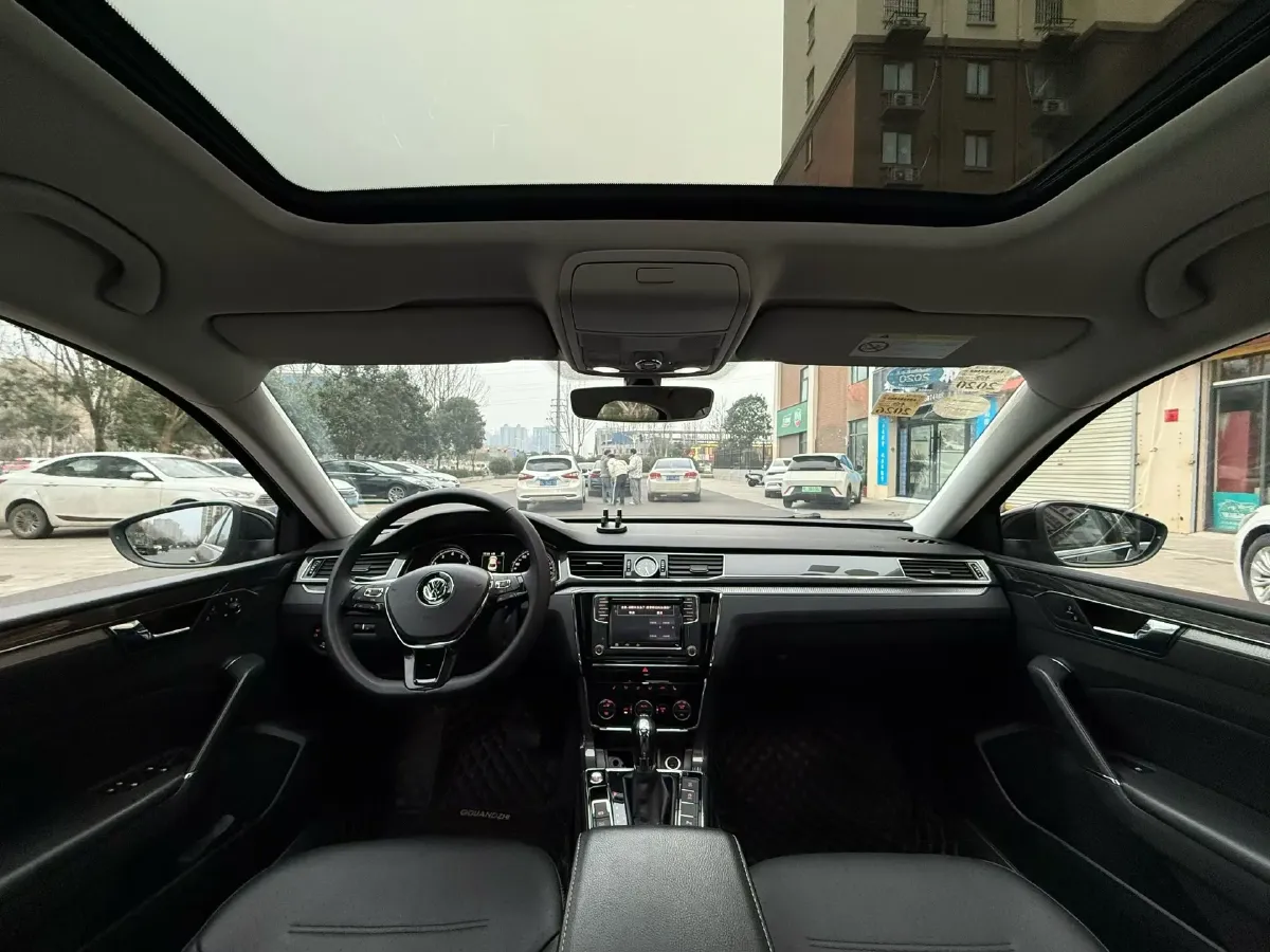 2017 Volkswagen Passat 1.8T 180HP L4 7DCT,autocango,china used car exporter,china ev exporter,chinese used car exporter,chinese used ev exporter