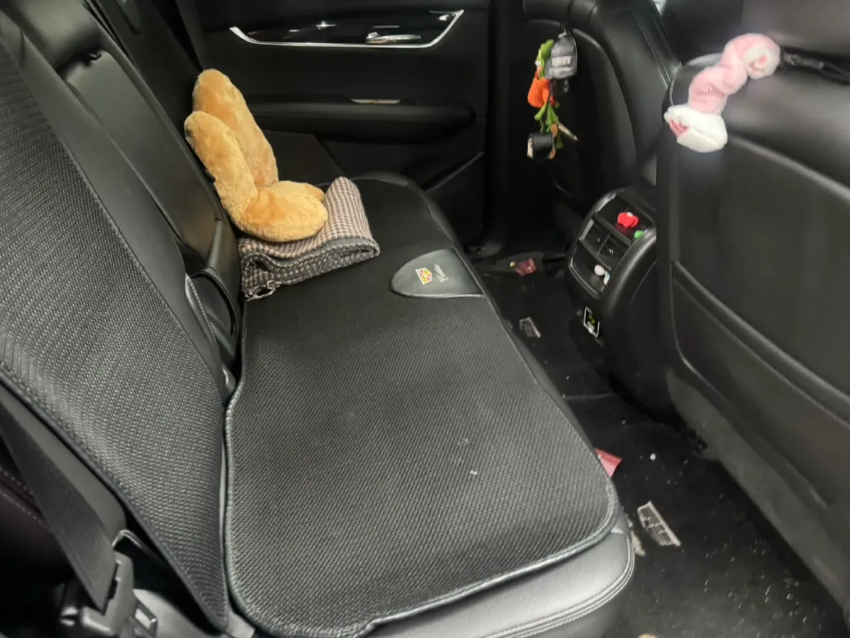 2022 Cadillac XT5 2.0T 237HP L4 9AT,autocango,china used car exporter,china ev exporter,chinese used car exporter,chinese used ev exporter