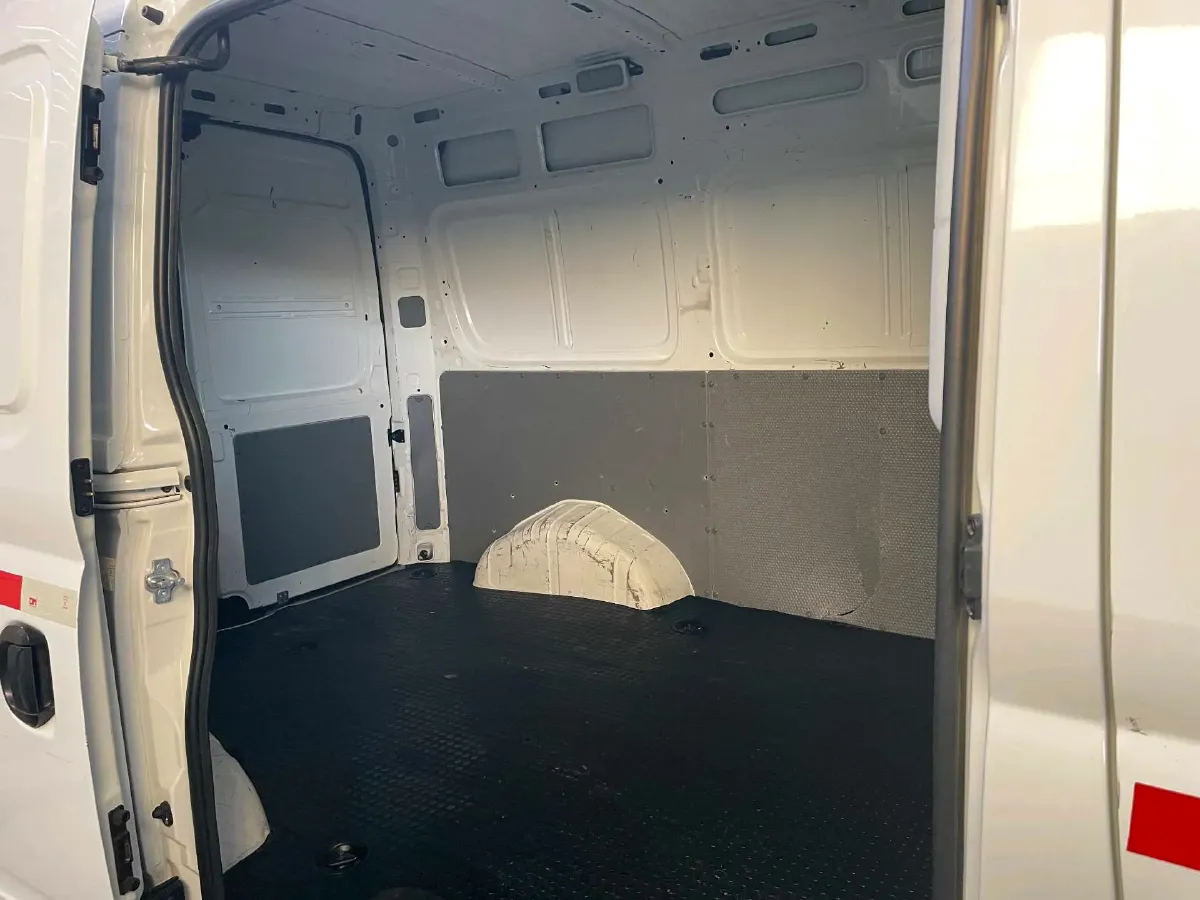 2023 MAXUS XinTu V80 2.0T 127HP L4 6MT,autocango,china used car exporter,china ev exporter,chinese used car exporter,chinese used ev exporter