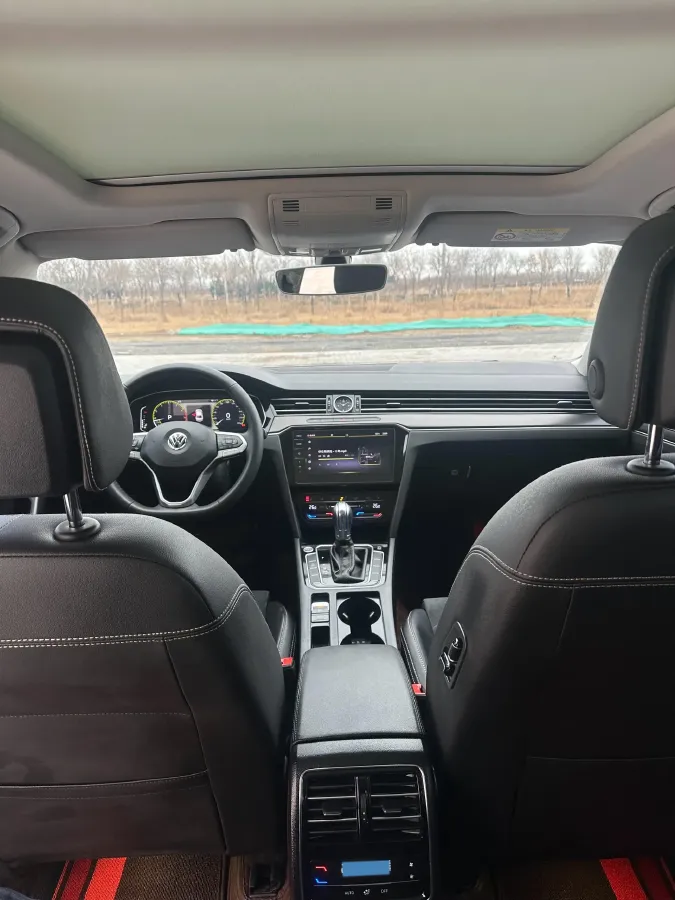 2020 Volkswagen Magotan 2.0T 186HP L4 7DCT,autocango,china used car exporter,china ev exporter,chinese used car exporter,chinese used ev exporter