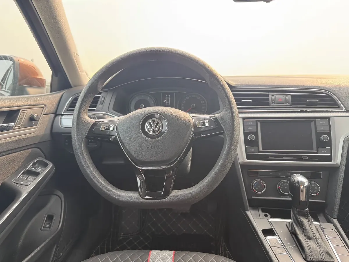2019 Volkswagen T-Cross 1.4T 150HP L4 7DCT,autocango,china used car exporter,china ev exporter,chinese used car exporter,chinese used ev exporter