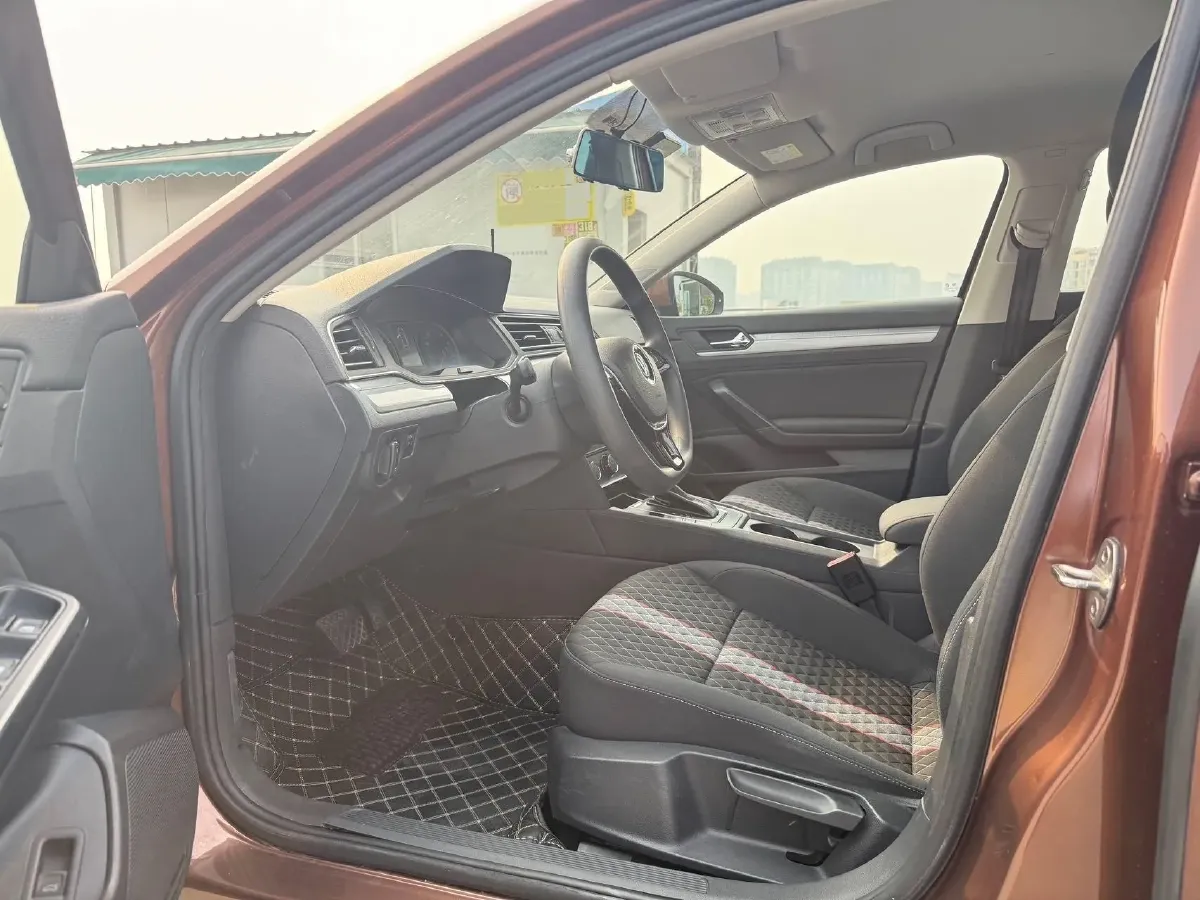 2019 Volkswagen T-Cross 1.4T 150HP L4 7DCT,autocango,china used car exporter,china ev exporter,chinese used car exporter,chinese used ev exporter