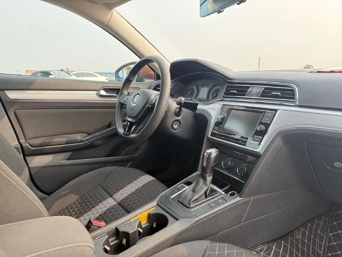 2019 Volkswagen T-Cross 1.4T 150HP L4 7DCT,autocango,china used car exporter,china ev exporter,chinese used car exporter,chinese used ev exporter