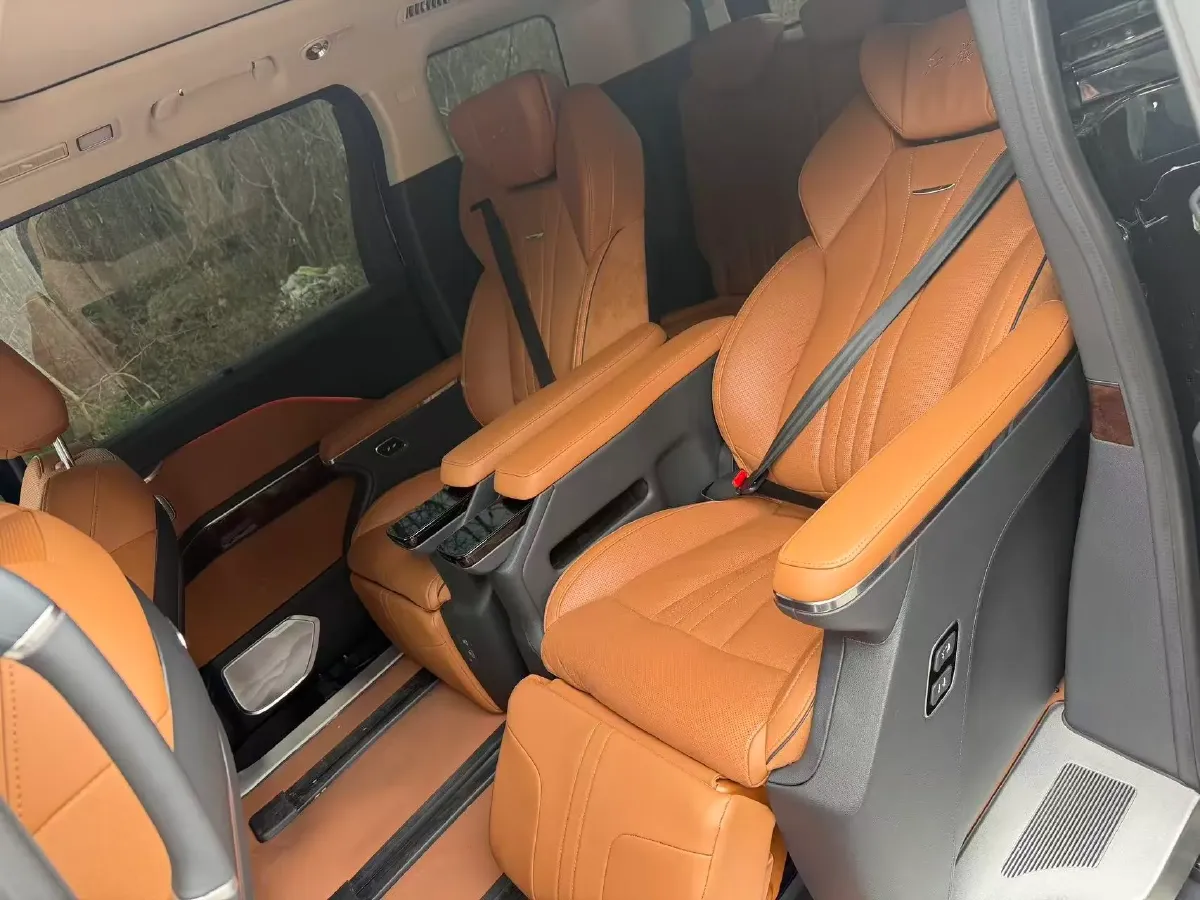 2023 HongQi HQ9 2.0T 252HP L4 8AT,autocango,china used car exporter,china ev exporter,chinese used car exporter,chinese used ev exporter