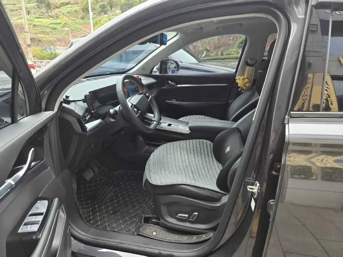 2022 Roewe RX5 MAX 1.5T 181HP L4 6AT,autocango,china used car exporter,china ev exporter,chinese used car exporter,chinese used ev exporter