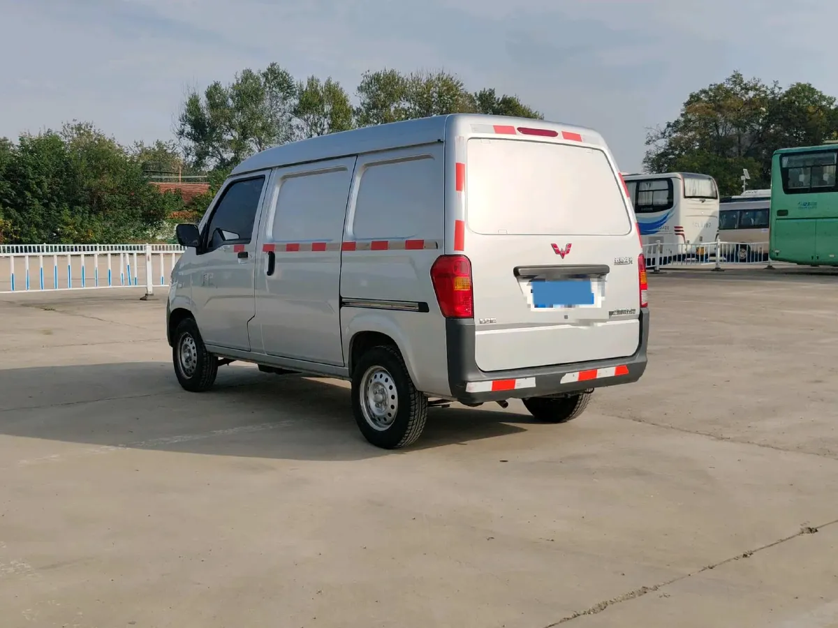 2020 WuLing ZhiGuang 1.2L 76HP L4 5MT,autocango,china used car exporter,china ev exporter,chinese used car exporter,chinese used ev exporter
