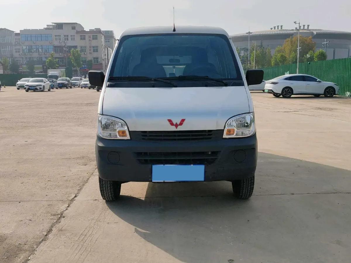 2020 WuLing ZhiGuang 1.2L 76HP L4 5MT,autocango,china used car exporter,china ev exporter,chinese used car exporter,chinese used ev exporter