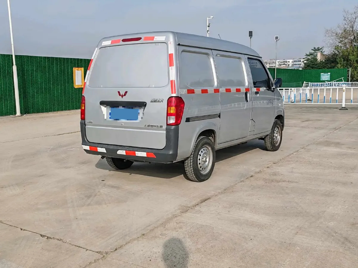 2020 WuLing ZhiGuang 1.2L 76HP L4 5MT,autocango,china used car exporter,china ev exporter,chinese used car exporter,chinese used ev exporter