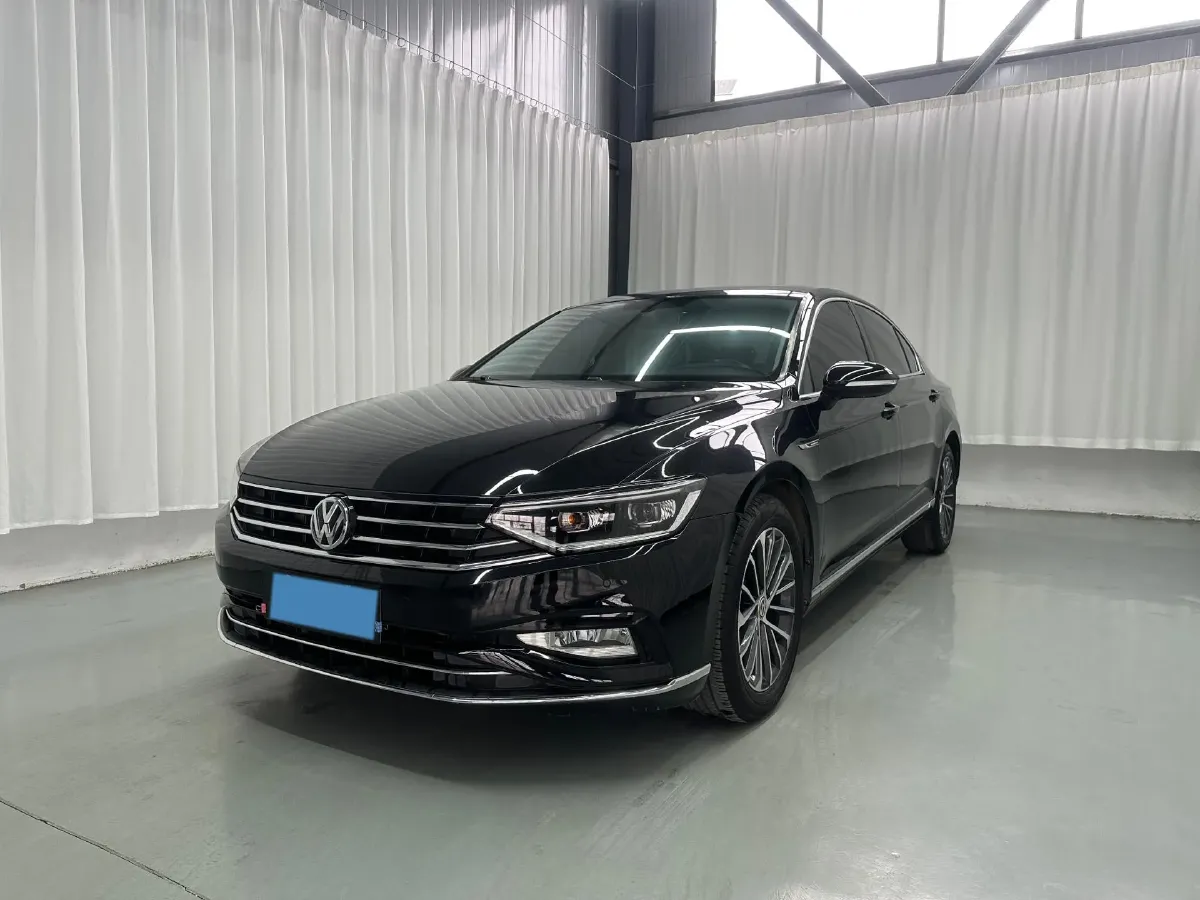 2020 Volkswagen Magotan 2.0T 186HP L4 7DCT,autocango,china used car exporter,china ev exporter,chinese used car exporter,chinese used ev exporter