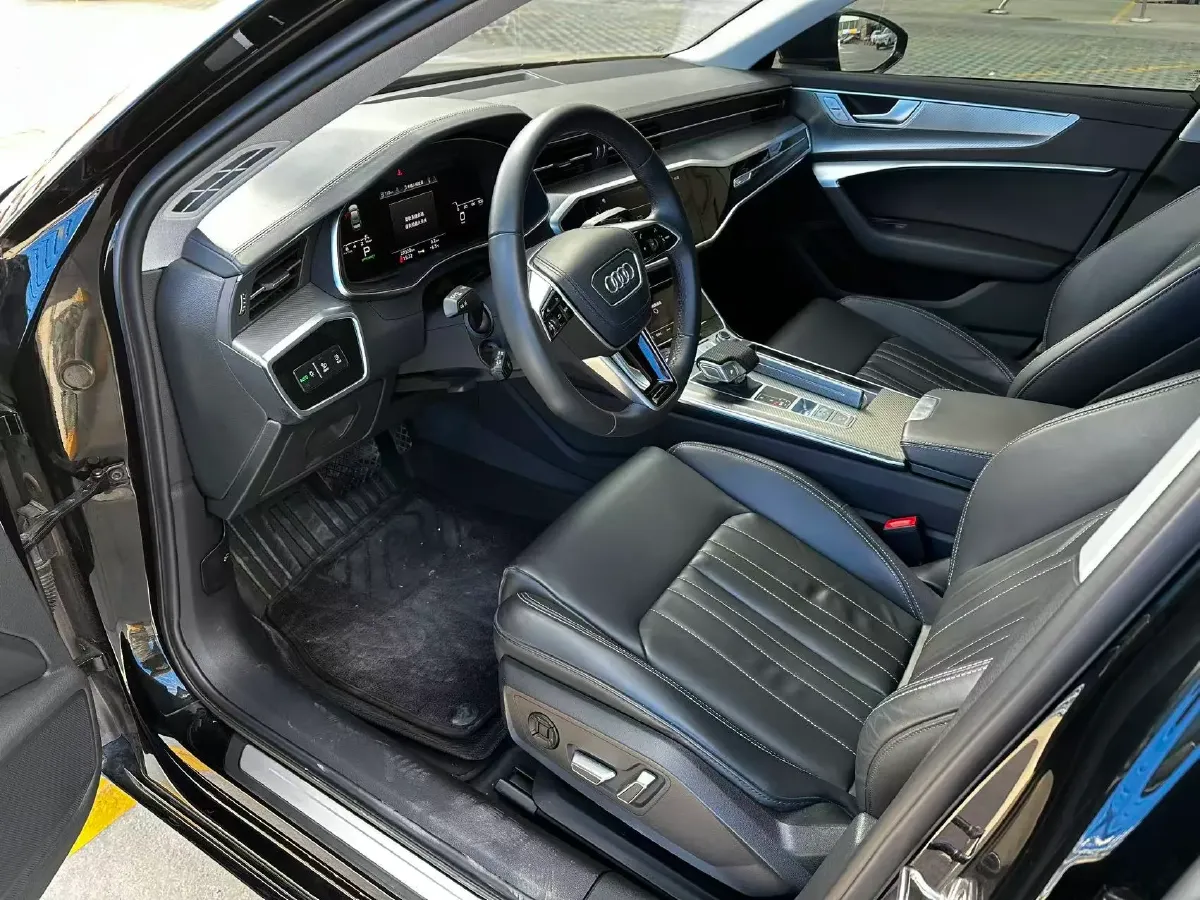 2024 Audi A6L 2.0T 245HP L4 7DCT,autocango,china used car exporter,china ev exporter,chinese used car exporter,chinese used ev exporter