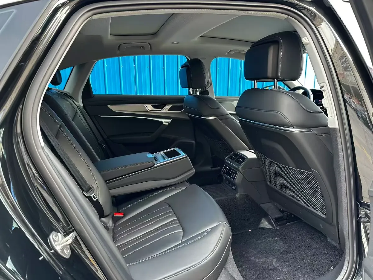 2024 Audi A6L 2.0T 245HP L4 7DCT,autocango,china used car exporter,china ev exporter,chinese used car exporter,chinese used ev exporter